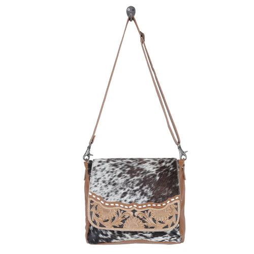 Mangnifigue Concealed Carry Myra Bag